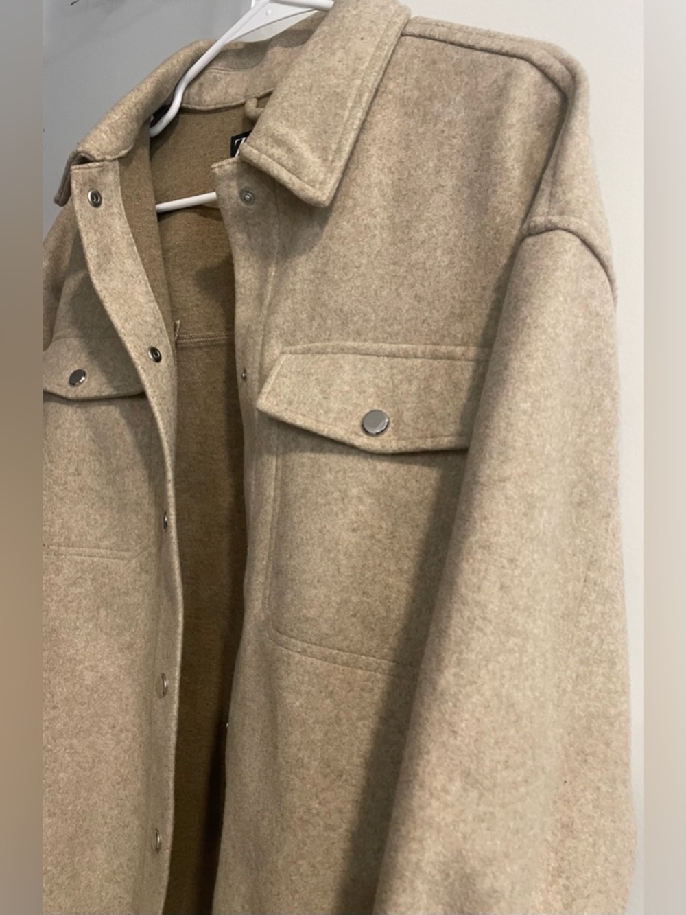 Zara Women’s Soft Oversized Jacket with Snap Pockets Medium Neutral Minimalist - Picture 3 of 9